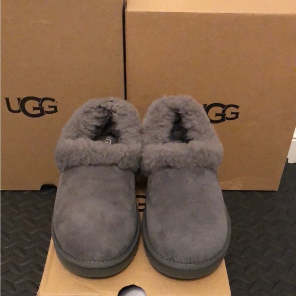 UGG Shoes - UGG Nita Suede Slippers